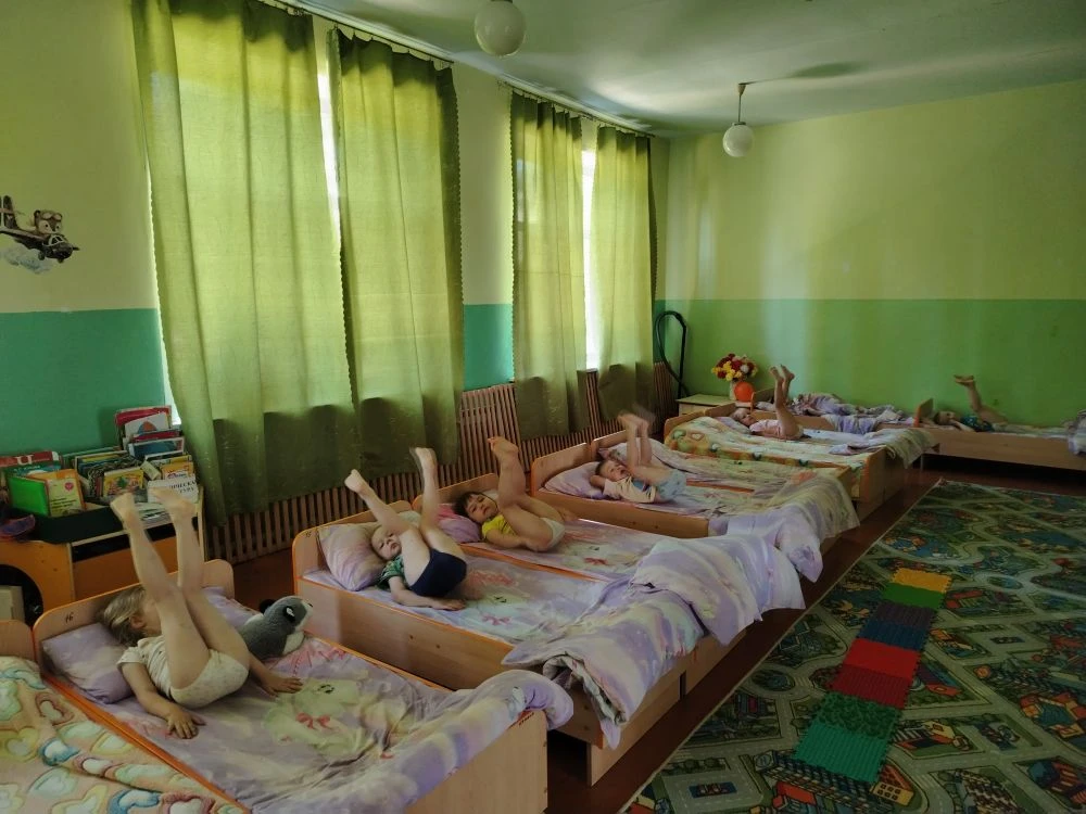 Гимнастика пробуждения  — комплекс упражнений после дневного сна для плавного перехода ...