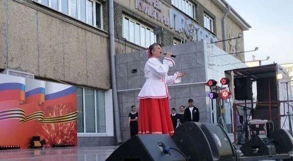 Праздничный концерт «Знать, чтобы помнить!»   9 мая, в 18:00 цикл праздничных мероприятий, посвящённ
