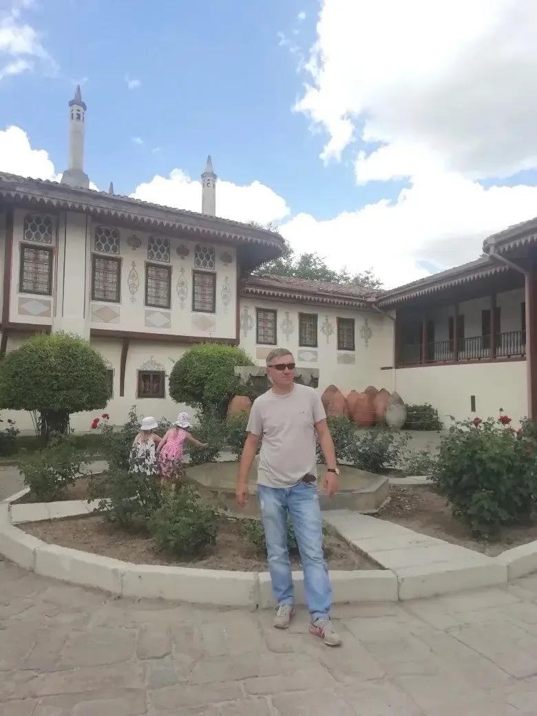 Андрей Владимирович, учитель географии, делится своей поездкой в Крым.  Ханский дворец, Ласточкино г