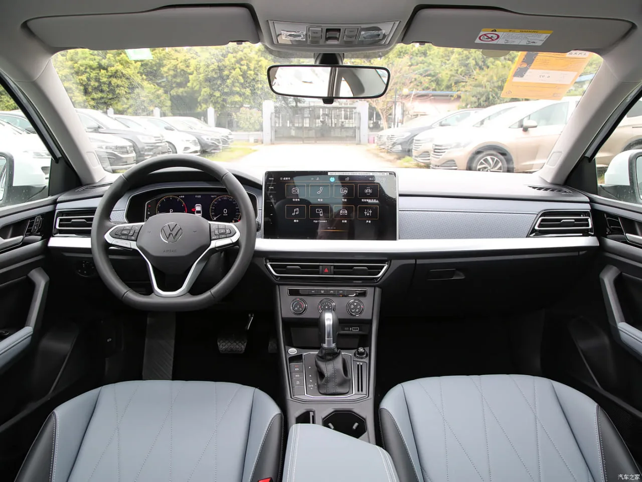 BORA ИЛИ LAVIDA: КАКОЙ VOLKSWAGEN ИЗ КИТАЯ ВЫБРАТЬ?  У Volkswagen в Китае есть особенность: похожие 