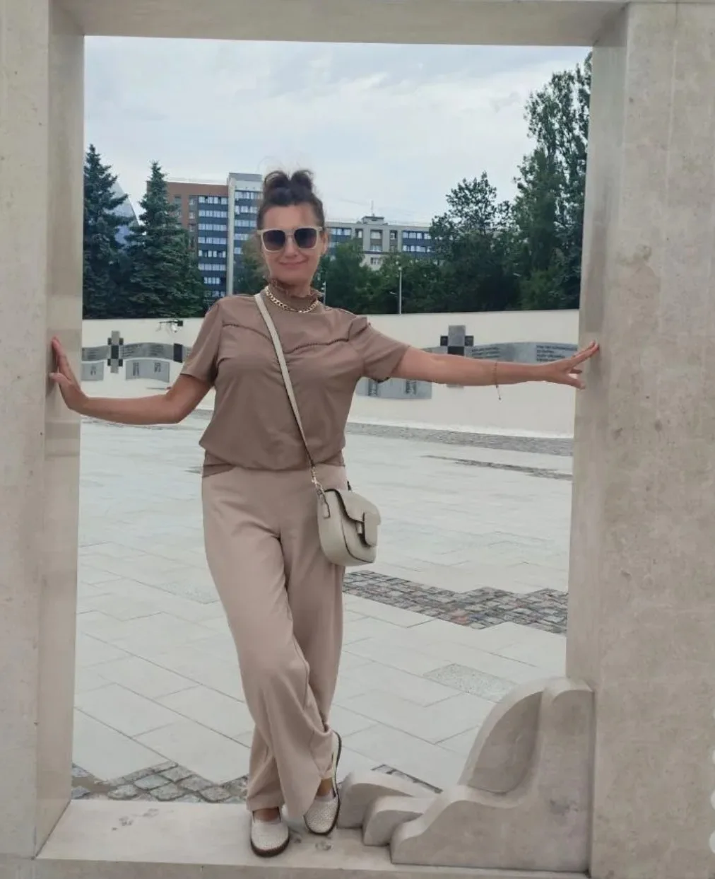 Ученик нашего института под именем Елена пока лидирует на получение бесплатной янтры🙏 ...