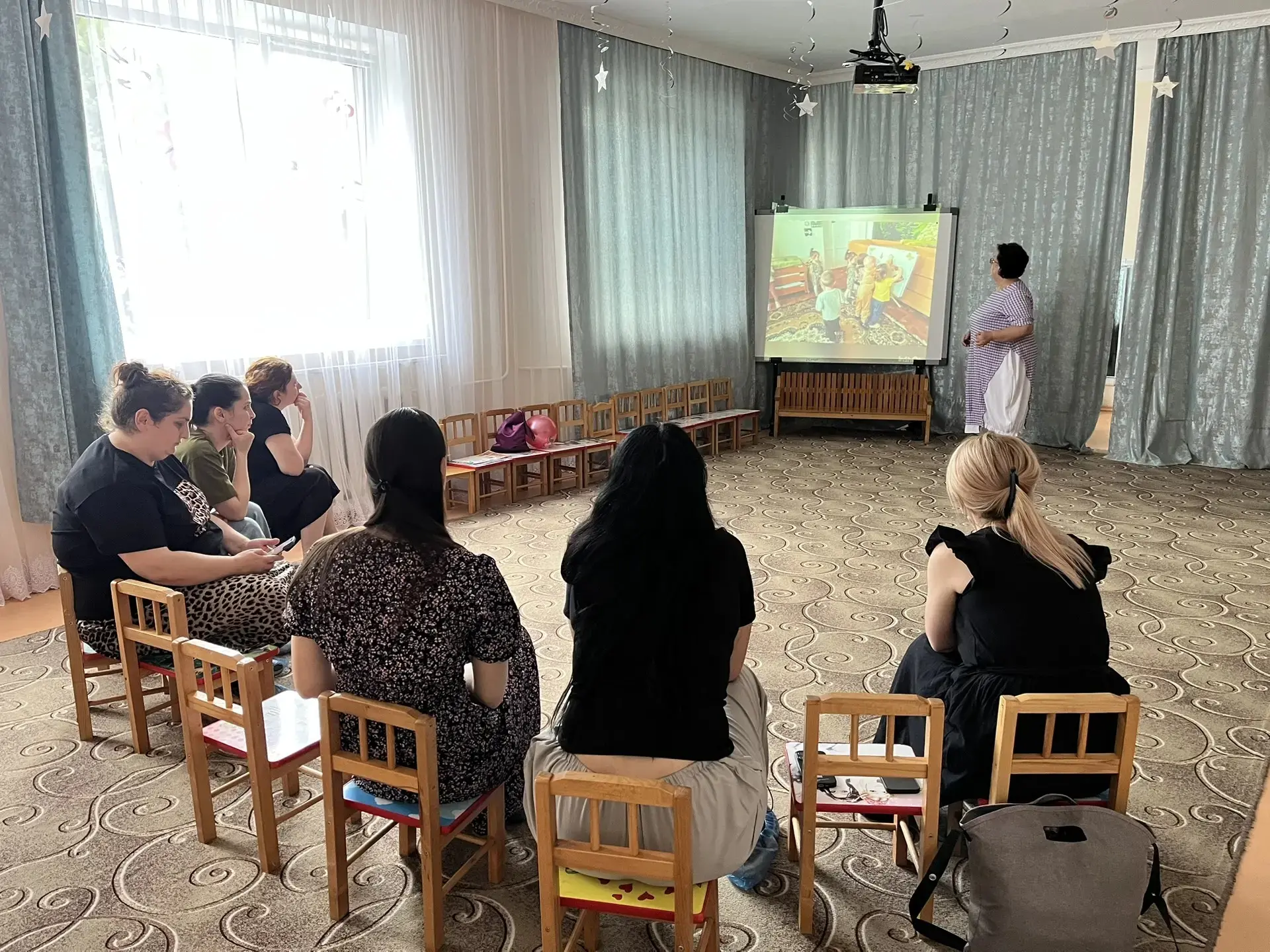 👶✨ Круглый стол с родителями младшей группы: «Чему мы научились за год» ✨👶

Дорогие родители!

Мы 