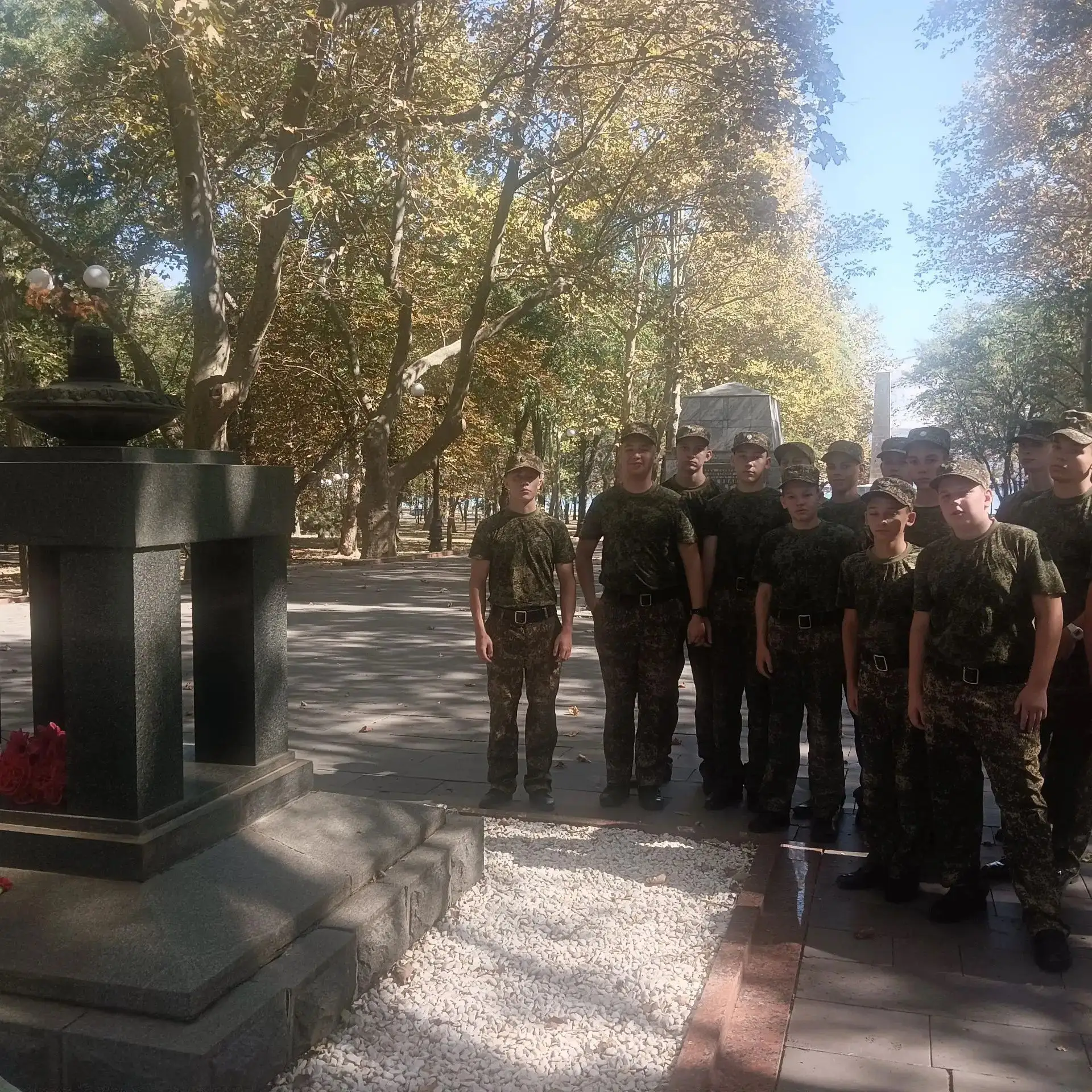 Экскурсия по местам боевой славы: кадеты прикоснулись к истории Новороссийска.