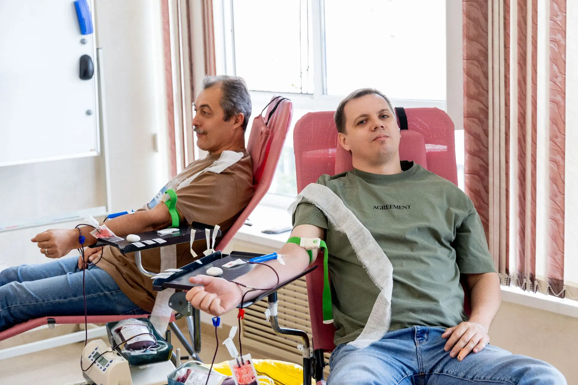 Творим добро по зову сердца❤️
В преддверии Национального дня донора 38 сотрудников приняли участие в