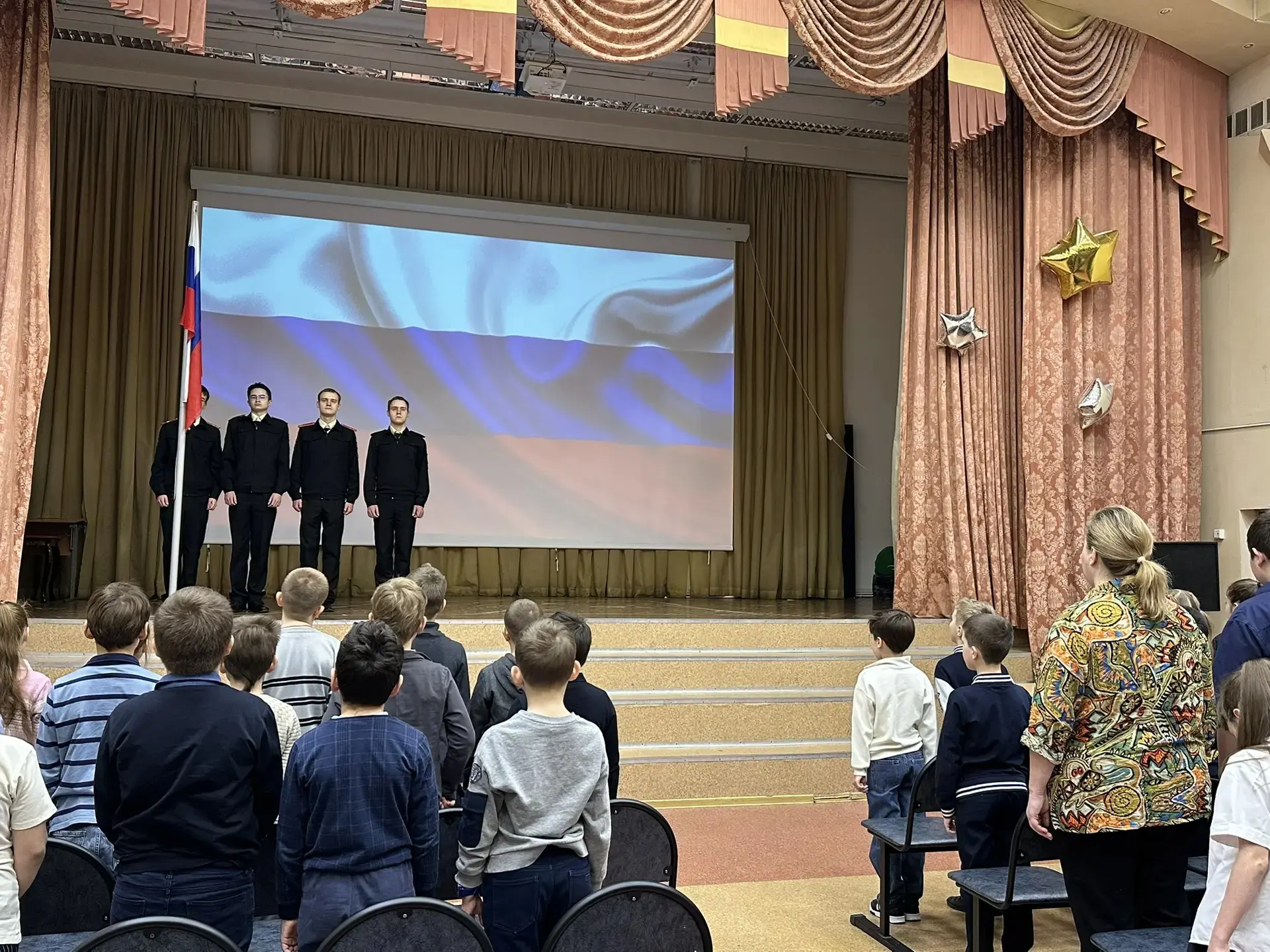 🚀Новая учебная неделя: старт дан!  🇷🇺Снова в бой! Новая учебная неделя официально открыта. По нашей 