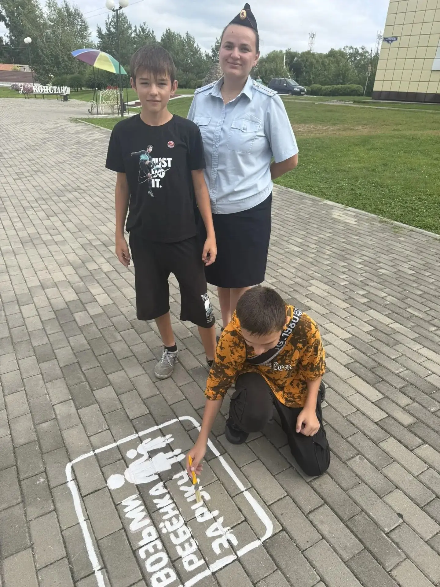 🚶‍♂️🛑 «СНИМИ НАУШНИКИ» И «ВОЗЬМИ РЕБЁНКА ЗА РУКУ»: В КОНСТАНТИНОВКЕ ПРОШЛА АКЦИЯ «ТРА...
