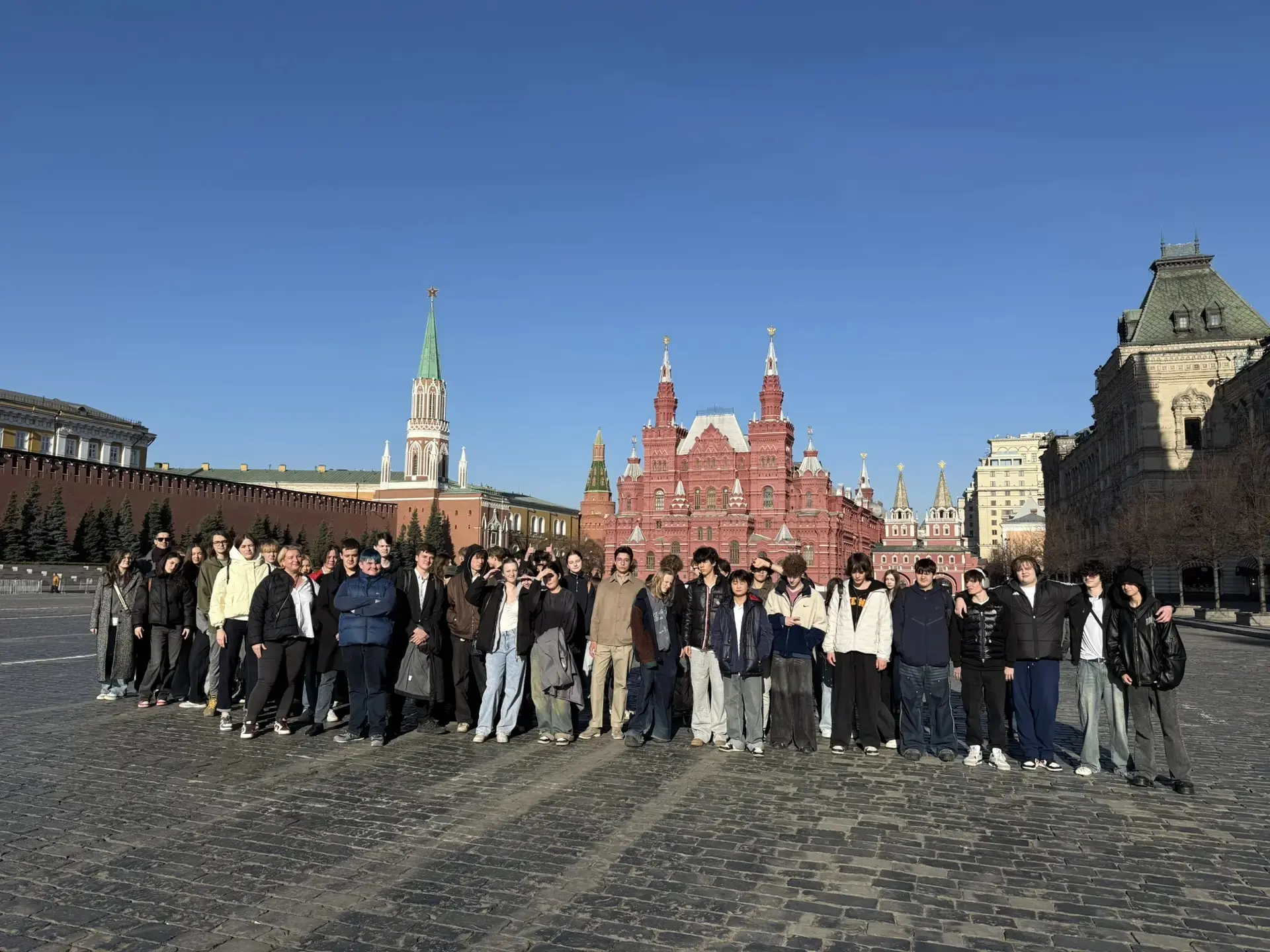 🔥 9-е классы приняли участие в Форуме колледжей Москвы.  Этот день стал важной частью подготовки к в