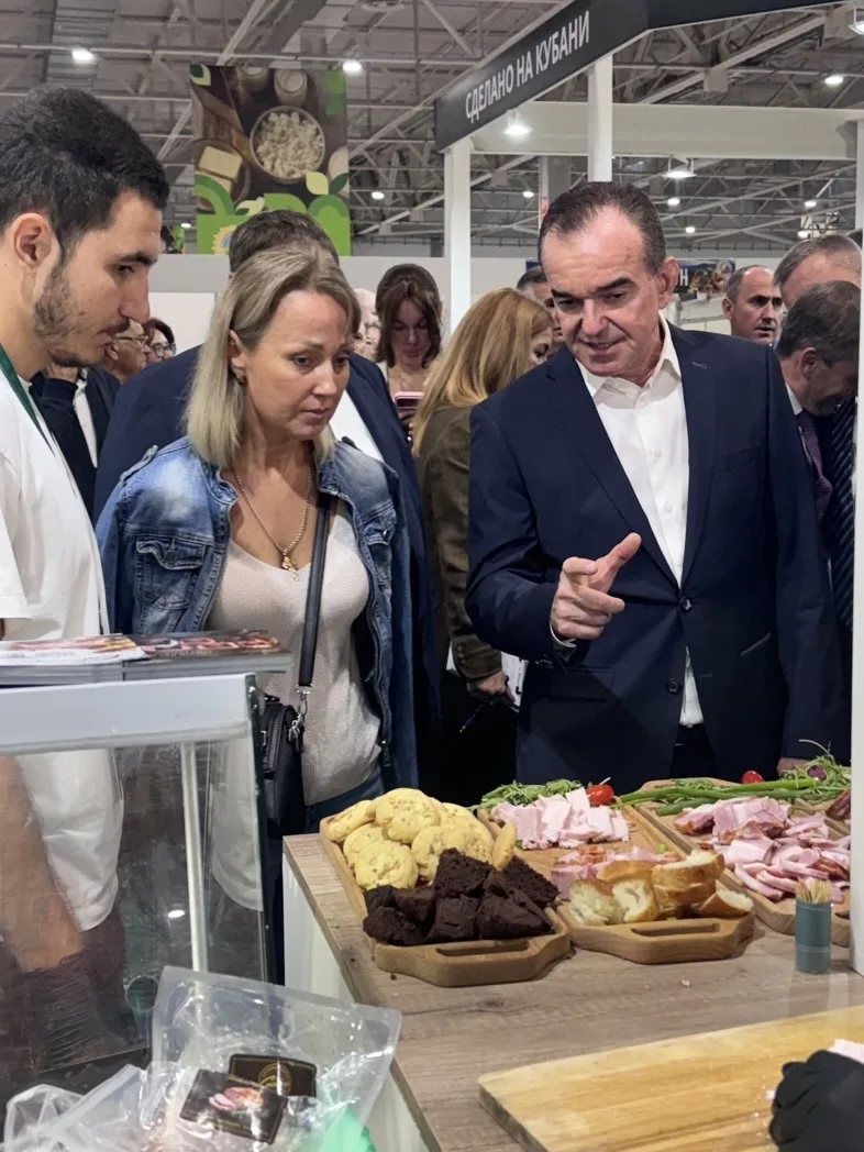 «Моя станица» на Кубанской ярмарке: мясные деликатесы и свежая выпечка