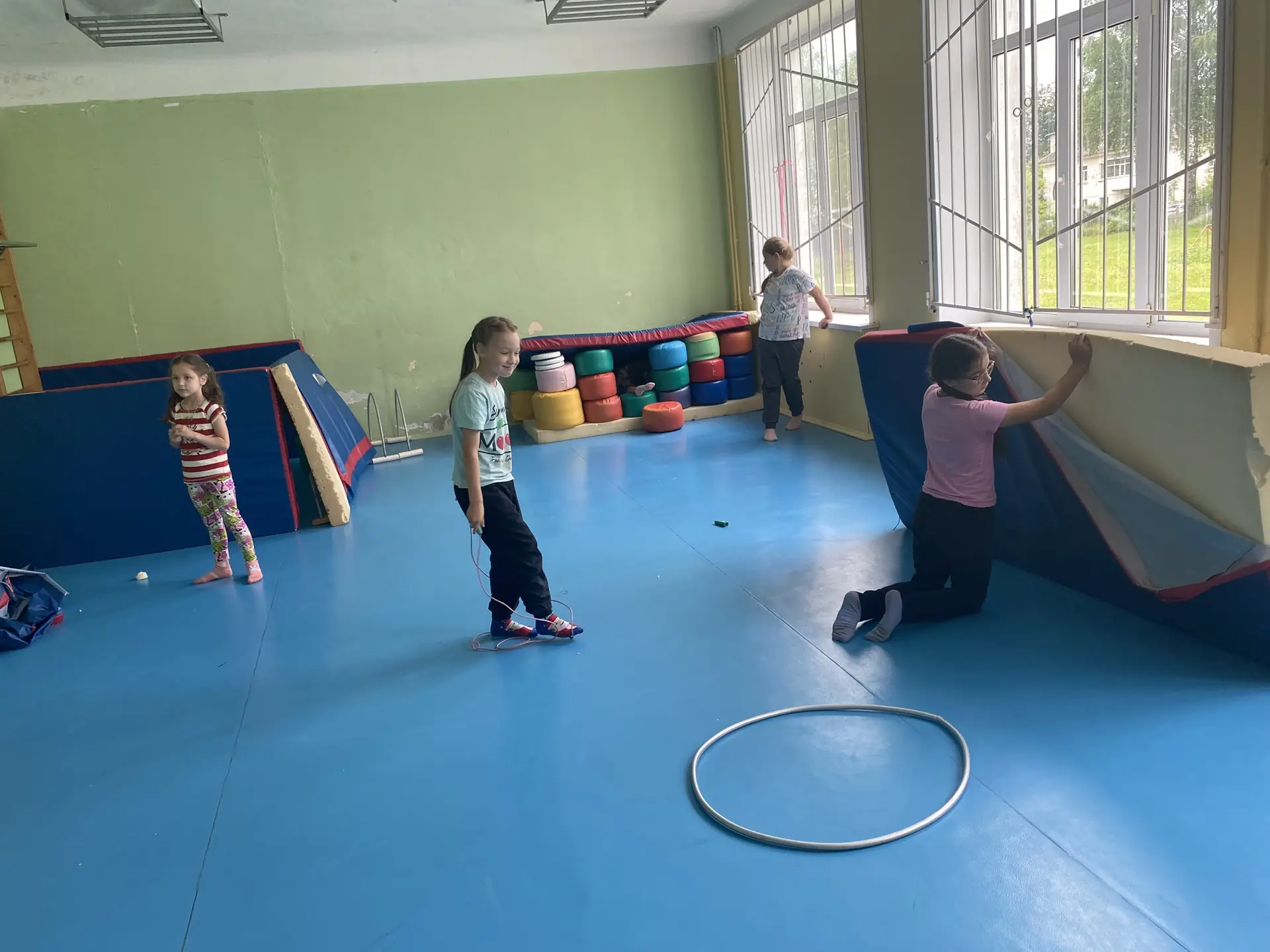 Спорт, дружба и лето! ☀️

Сегодня ребята из летнего лагеря доказали, что они — настоящая команда! Эс