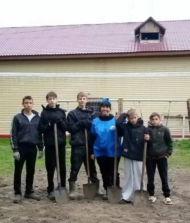А наши волонтёры
