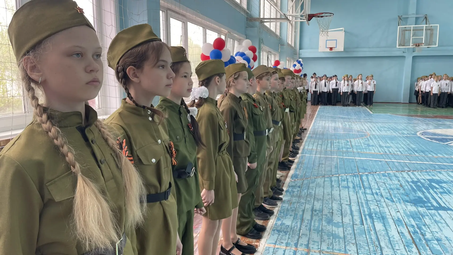 🎊Смотр строя и песни «Аты-баты» в 4 классах🎊  Дорогие ученик , учителя и родители!  Сегодня в нашей 