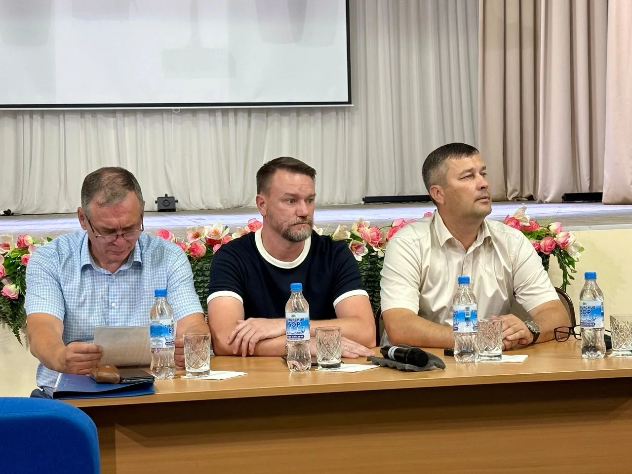 Первый заместитель министра энергетики и ЖКХ Максим Земсков побывал в Шербакульском районе