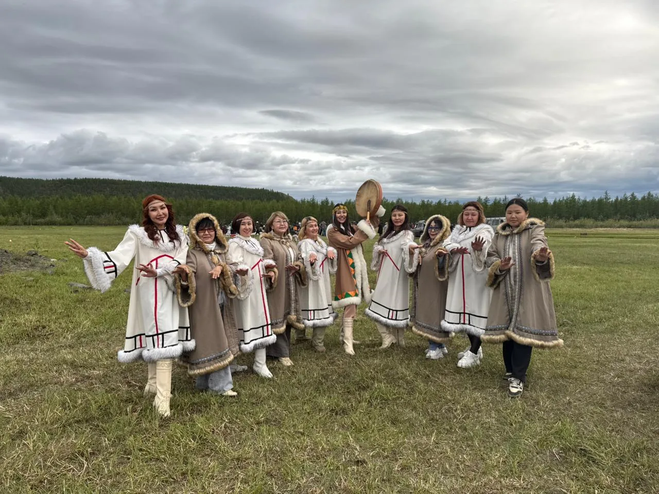 В нашем посёлке прошёл главный якутский праздник - Ысыах🌿🌞. 
На тусулгэ встретили вместе дружным к