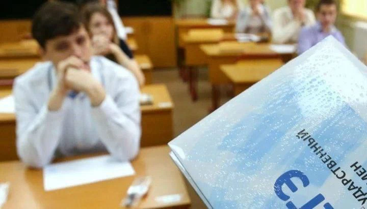 Сегодня для выпускников Благмунокруга день важных решений и... экзотического китайского 

Одиннадцат