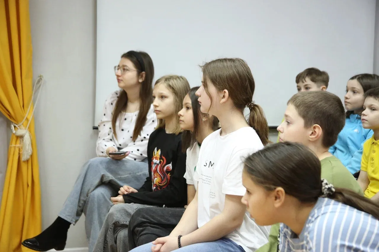 ЧТЕНИЕ – ЛУЧШЕЕ УЧЕНИЕ 📍На прошлой неделе ученики начальной «Глории»  побывали на творческой встрече
