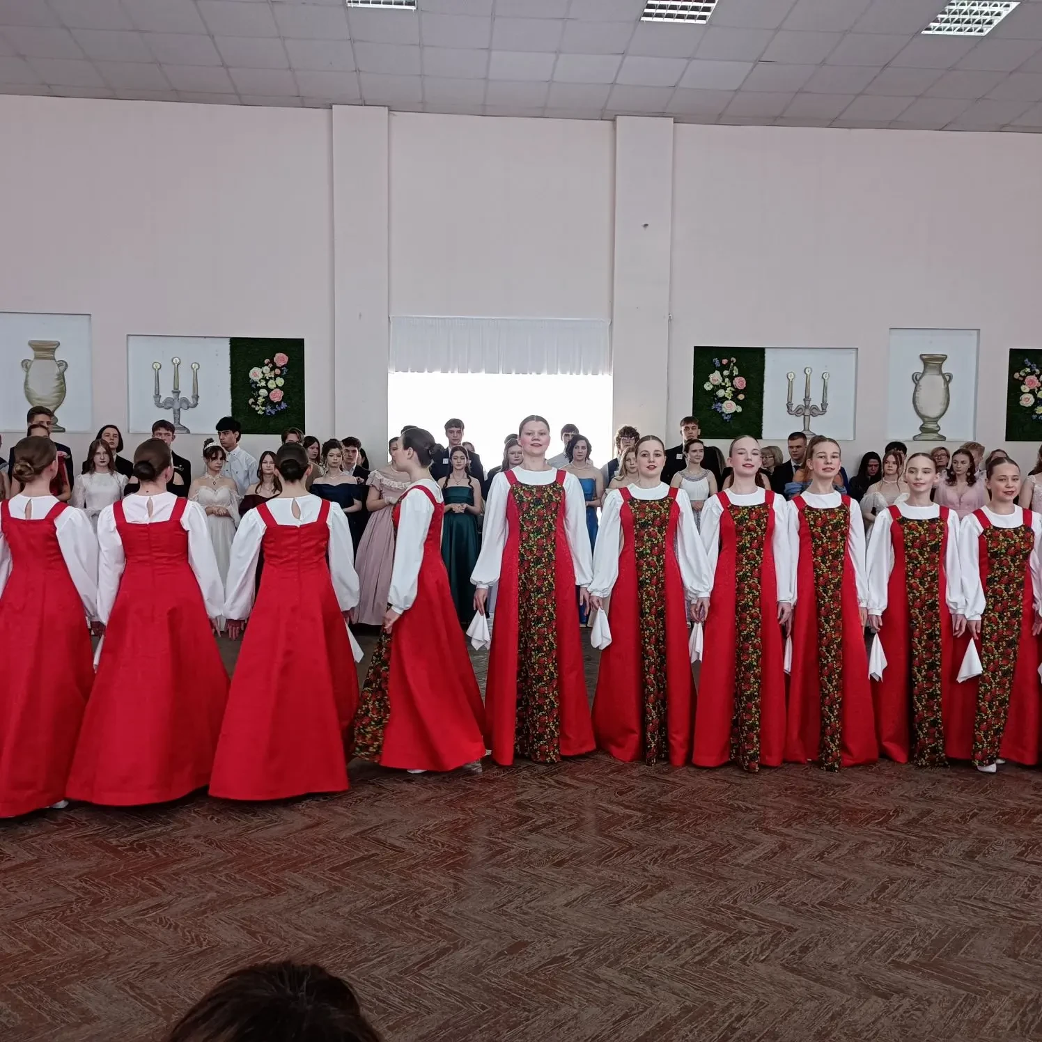 В Сормово закружился первый Бал! 💃🕺  30 танцевальных пар, живая музыка и атмосфера XIX века — в ЦДТ 