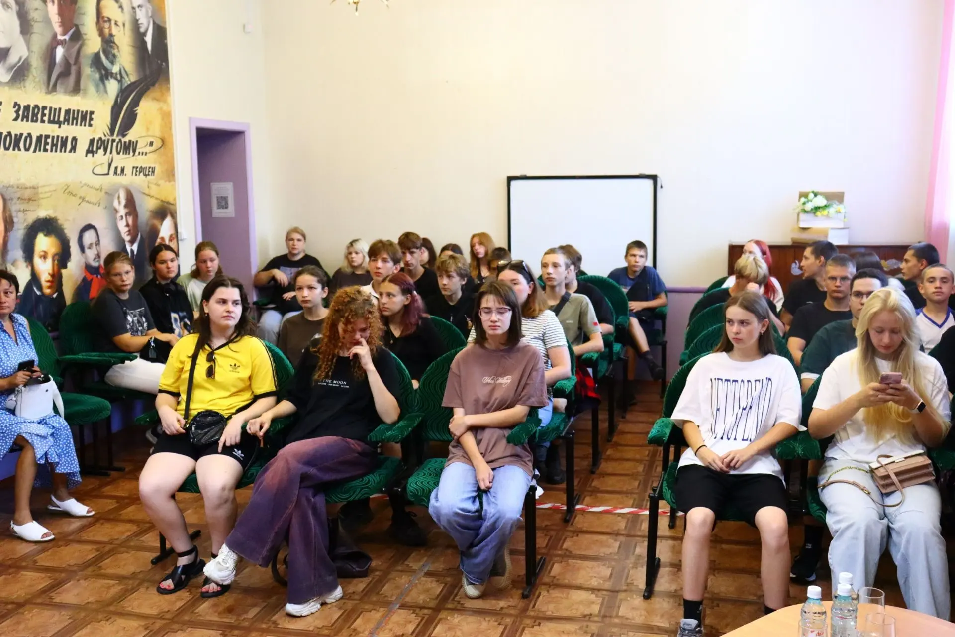 27 июля в Центральной межпоселенческой библиотеке состоялась акция памяти «Белые ангелы Донбасса», о