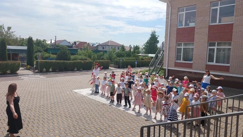 Детский сад № 4 «Золотой ключик» города Ессентуки провел праздник «Как играли на Руси» ...