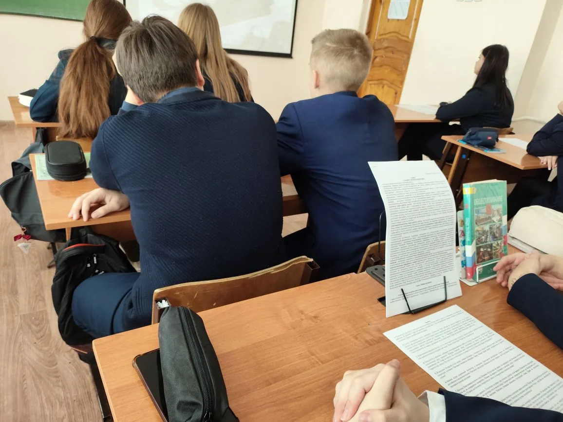 Сегодня в нашей школе прошли увлекательные открытые уроки по истории — настоящие мастер‑классы от оп