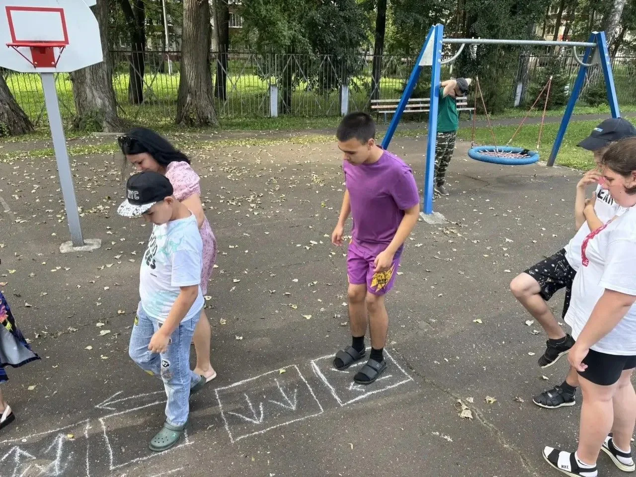 ✅Специалист по социальной работе Центра Алена Овсейчик устроила для ребят из отделения помощи семье 