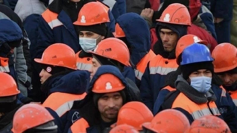 В Югре увеличили список профессий, на которые запрещено принимать мигрантов. К уже суще...