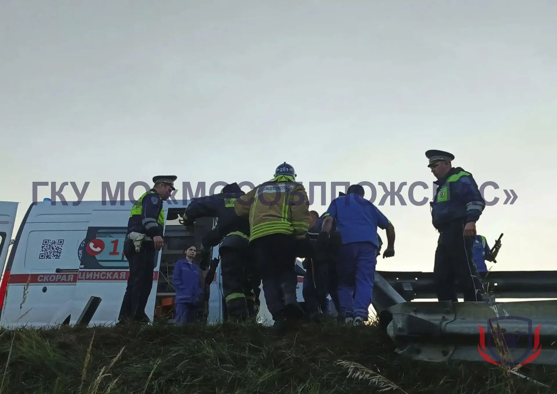 ДТП в Коломенском округе: спасатели деблокировали 31-летнего мужчину из покорёженного авто