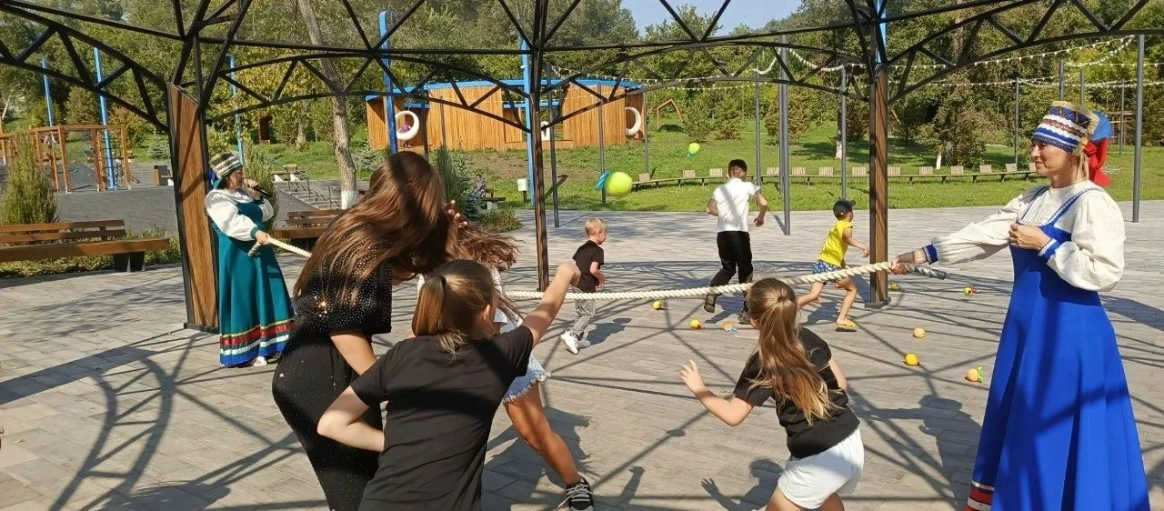 🍏В Открытом парке прошла большая игровая программа для детей в рамках Всероссийского ф...