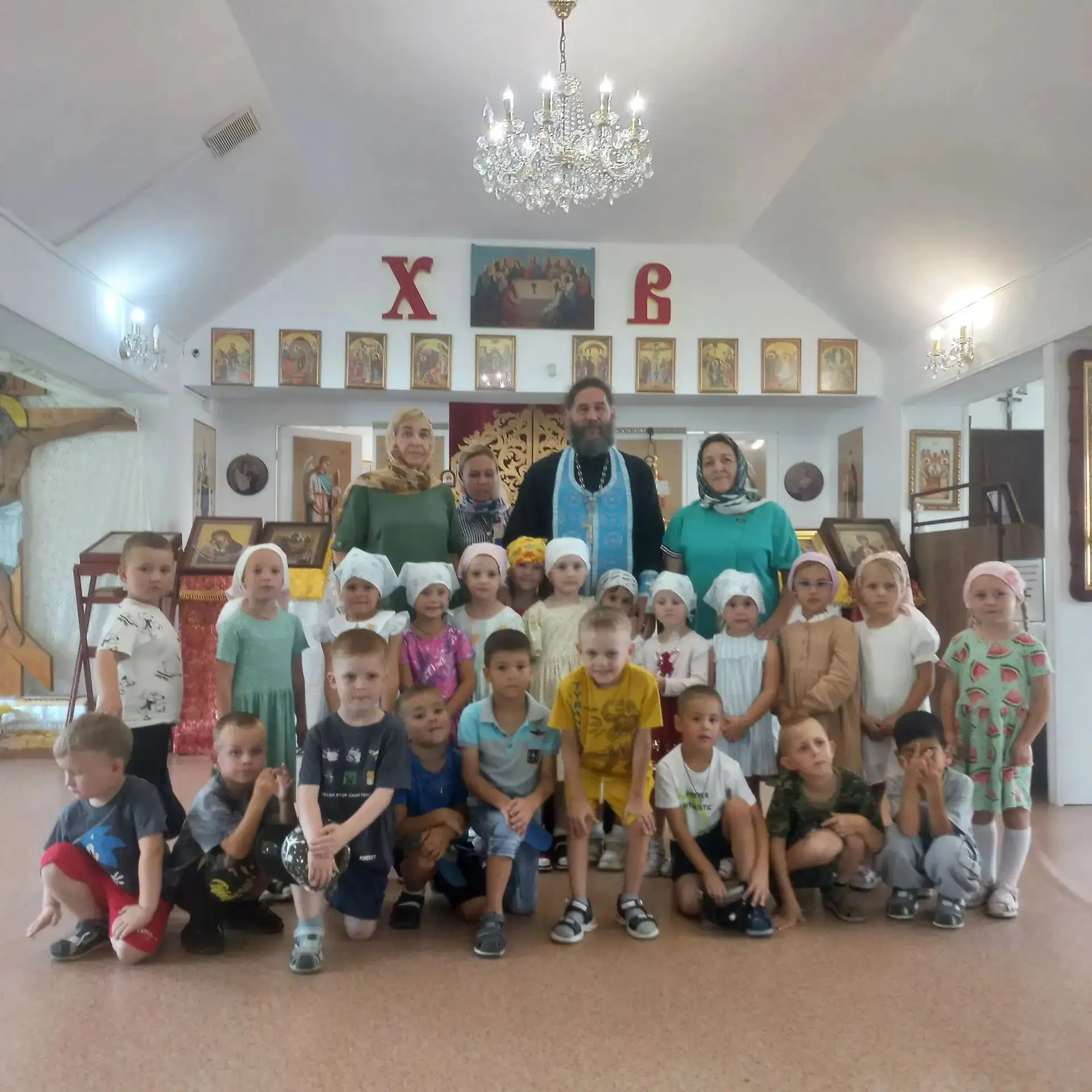 Сегодня наши дети группы "Звёздочки" посетили Храм Архистратига Михаила,