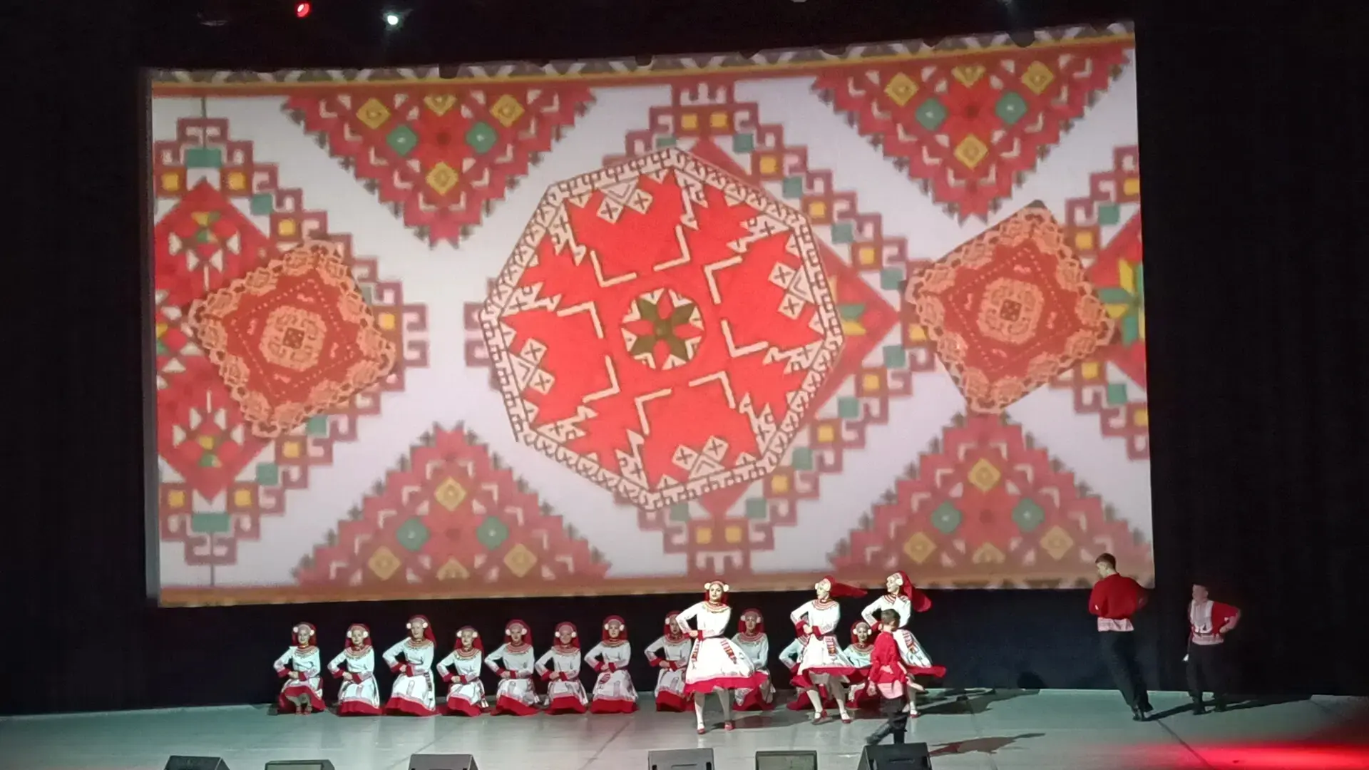 🥳 Наши танцоры — лучшие на фестивале! 🎉  С огромной радостью сообщаем, что ансамбль танца «Школьные 