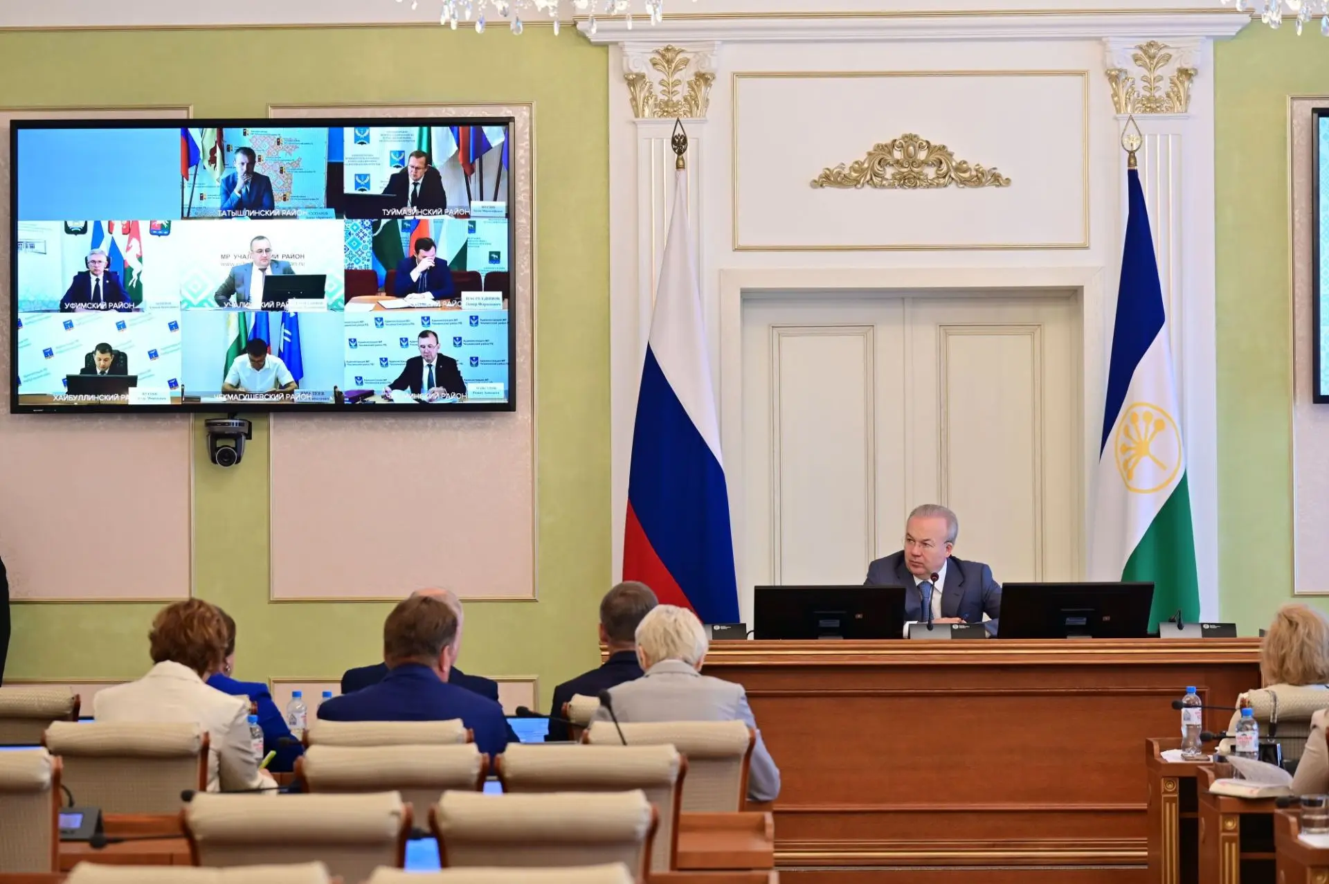 На совещании с главами администраций муниципальных районов и городских округов Республики Башкортост