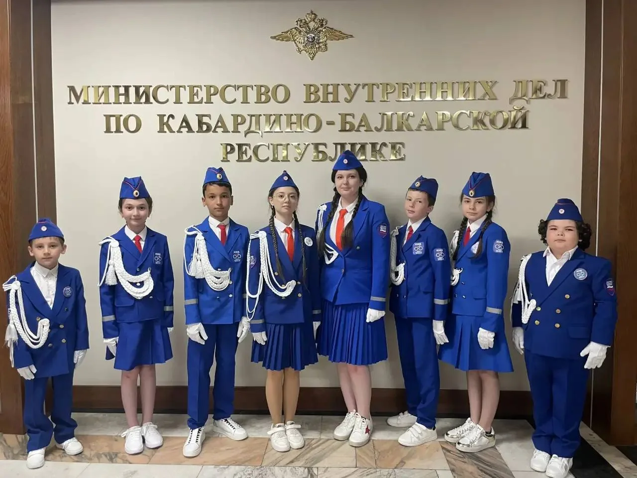 🚔 Юные инспекторы дорожного движения Дворца творчества детей и молодежи приняли участие в торжестве