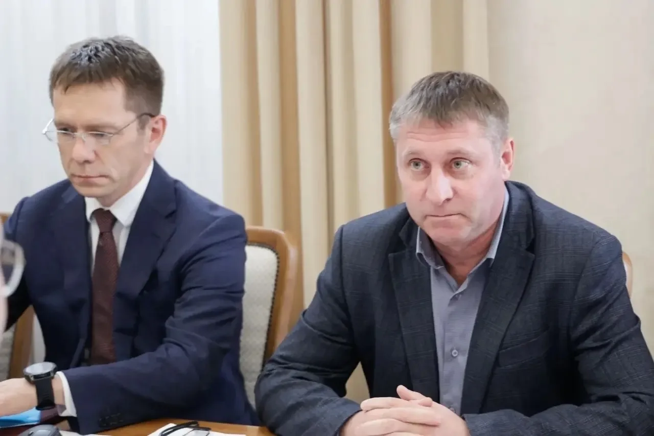«Лукойл» восстановит повреждённые АЗС в Белгороде

Александр Шуваев провёл встречу с делегацией комп
