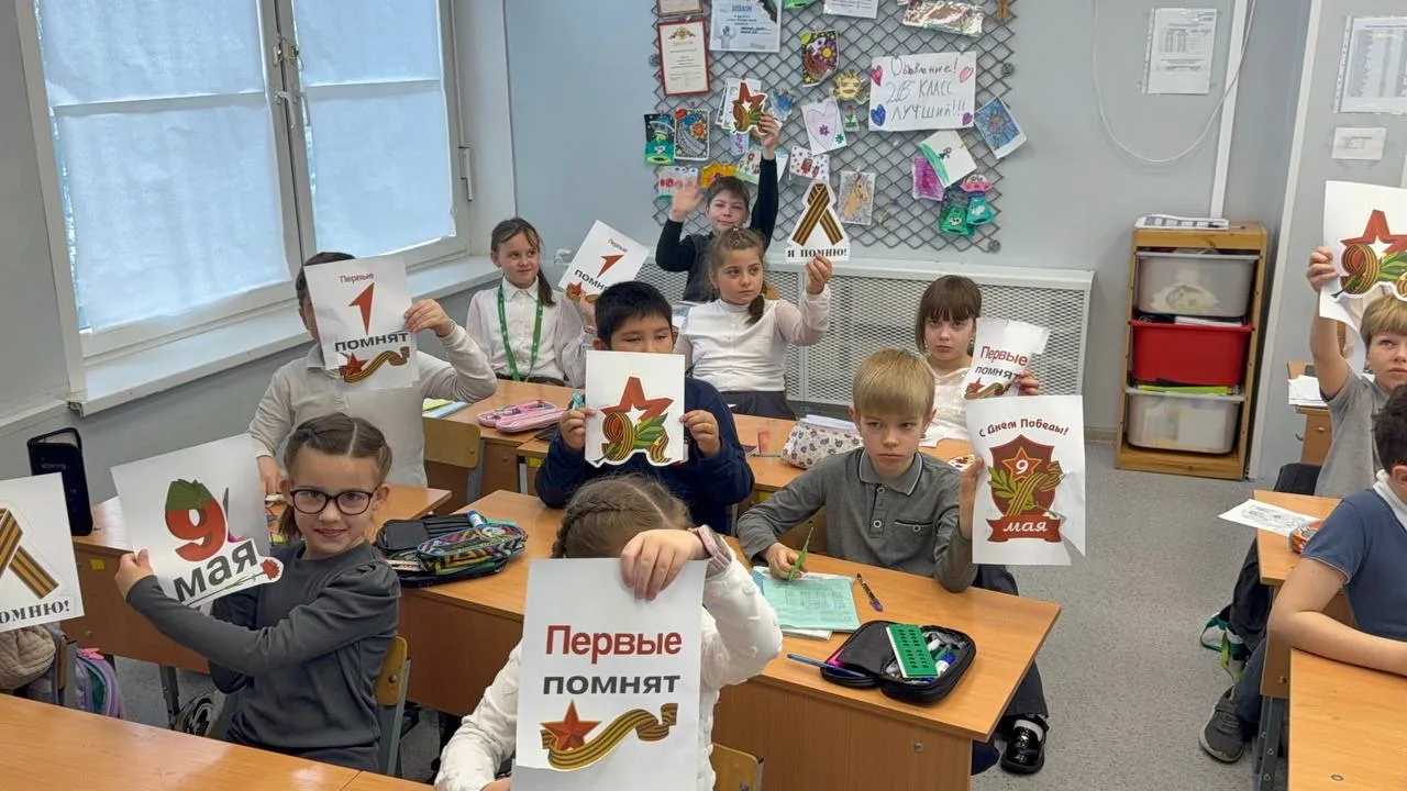 🕊️ «Окна Победы» - память в каждом окне!  В преддверии 9 мая наша школа засияла по-особенному. ✨  Уч