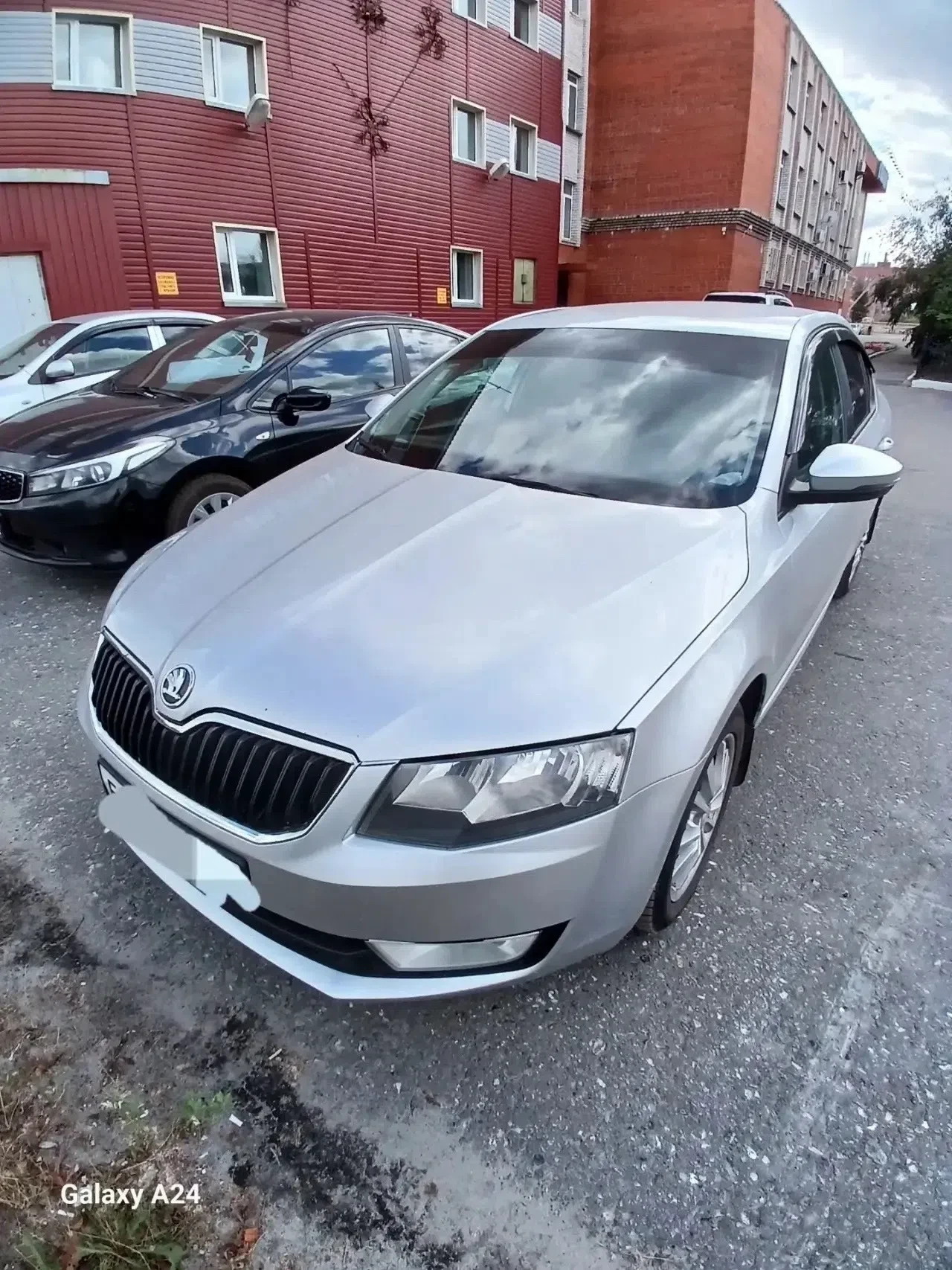 Продается Skoda Octavia. 2014 года выпуска , 140 л.с, механика , цена 900000 торг умест...