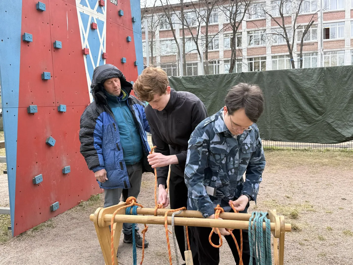 🪖 "Зарница 2.0" : районный этап для старшей категории  23 апреля на базе ДЮЦ "Красногвардеец" прошёл