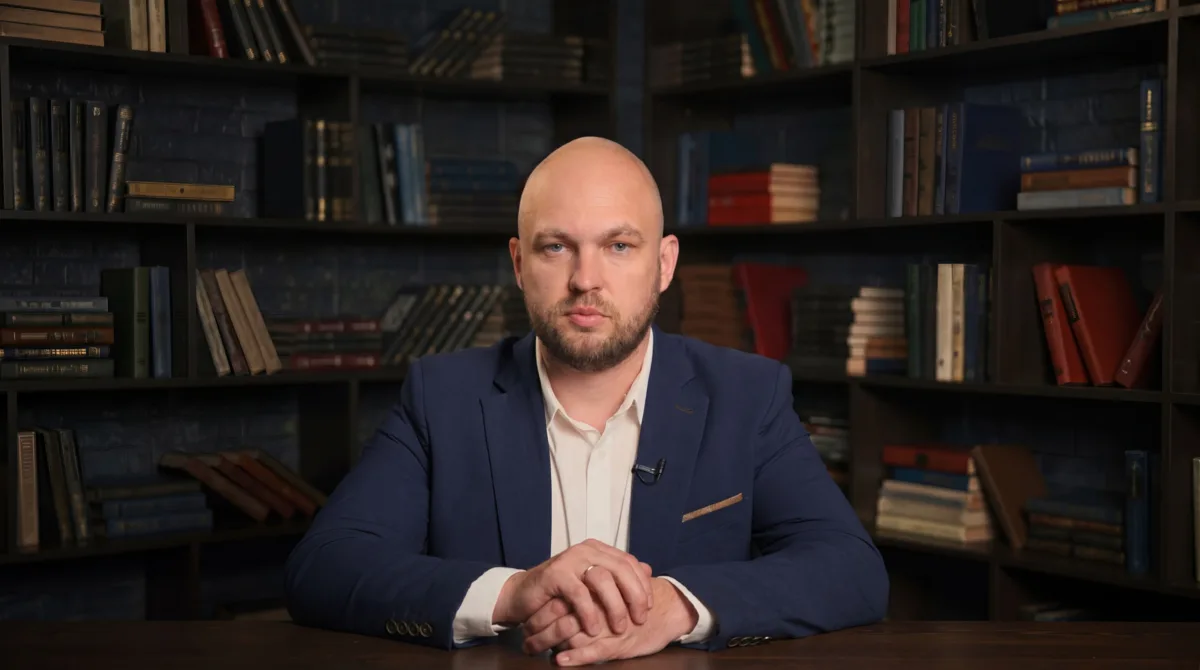 Календарь говорит, что сегодня отмечается день лысых мужчин.

И если спросить любого инженера, как