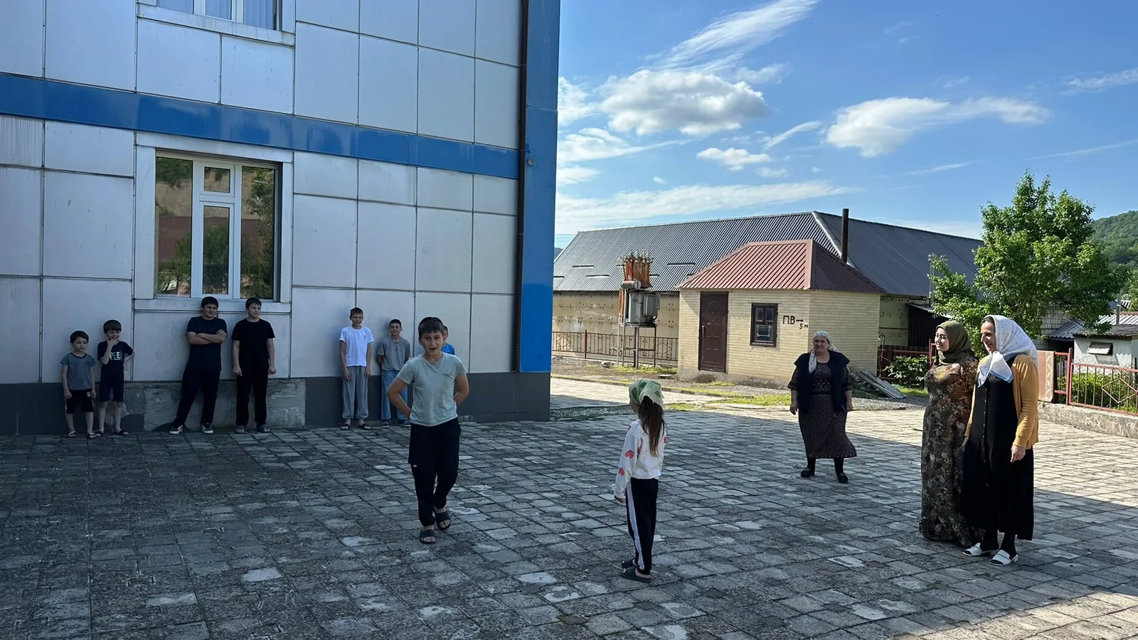 5 июня в 15:00 работники Дома культуры села Агишты организовали спортивные состязания д...