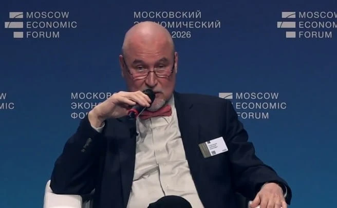 На Московском экономическом форуме (МЭФ) подняли вопрос о «непоправимой пользе ИИ».   Советник генер