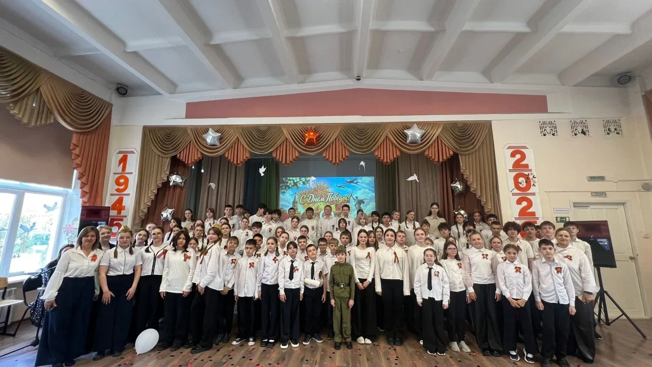 9 мая — праздник со слезами на глазах, и в нашей школе мы стараемся, чтобы эти эмоции передавались о