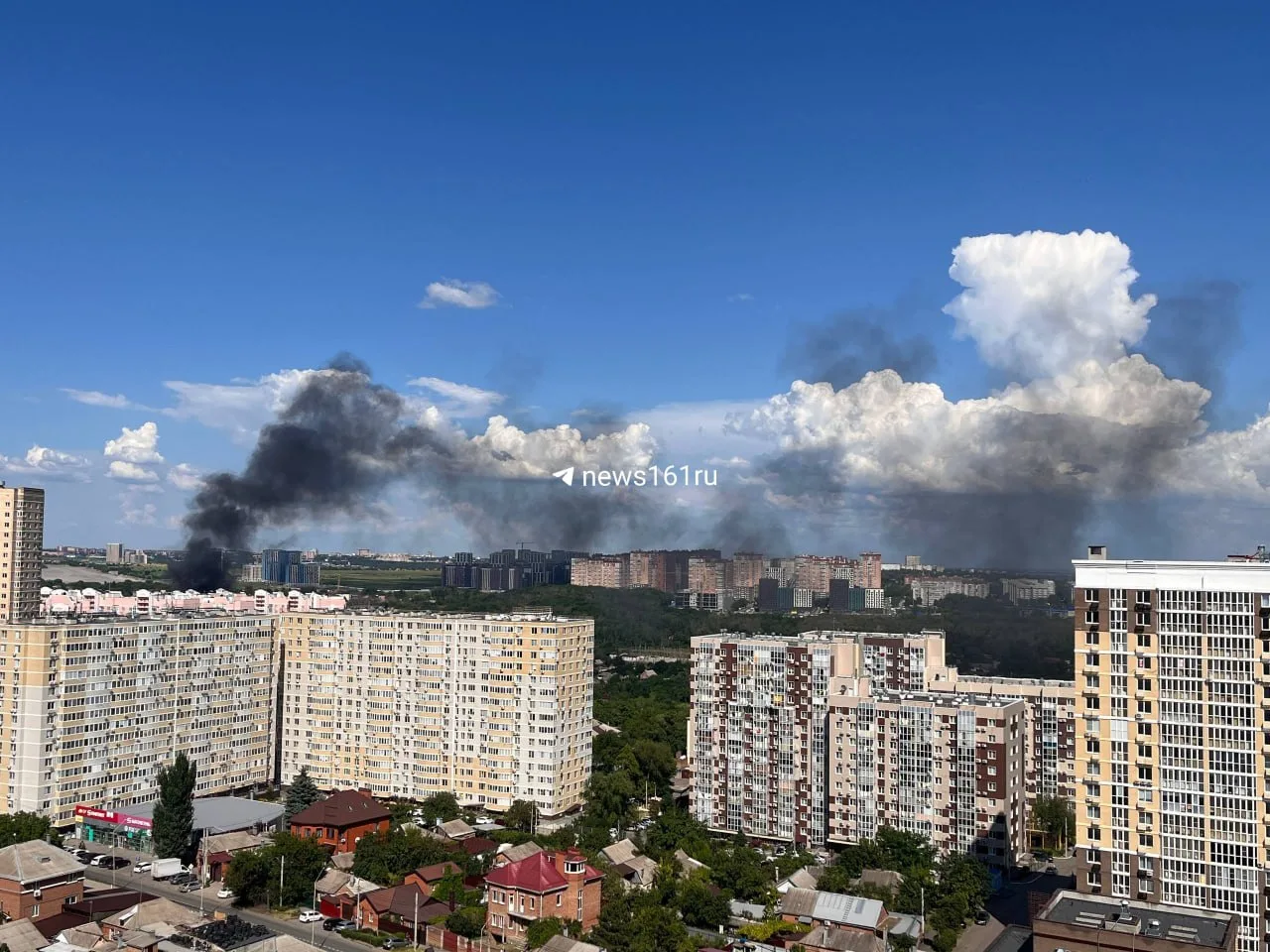 ❗️ На Гранитной, 68 загорелась кровля двухэтажного частного жилого дома площадью 60 квадратных метро