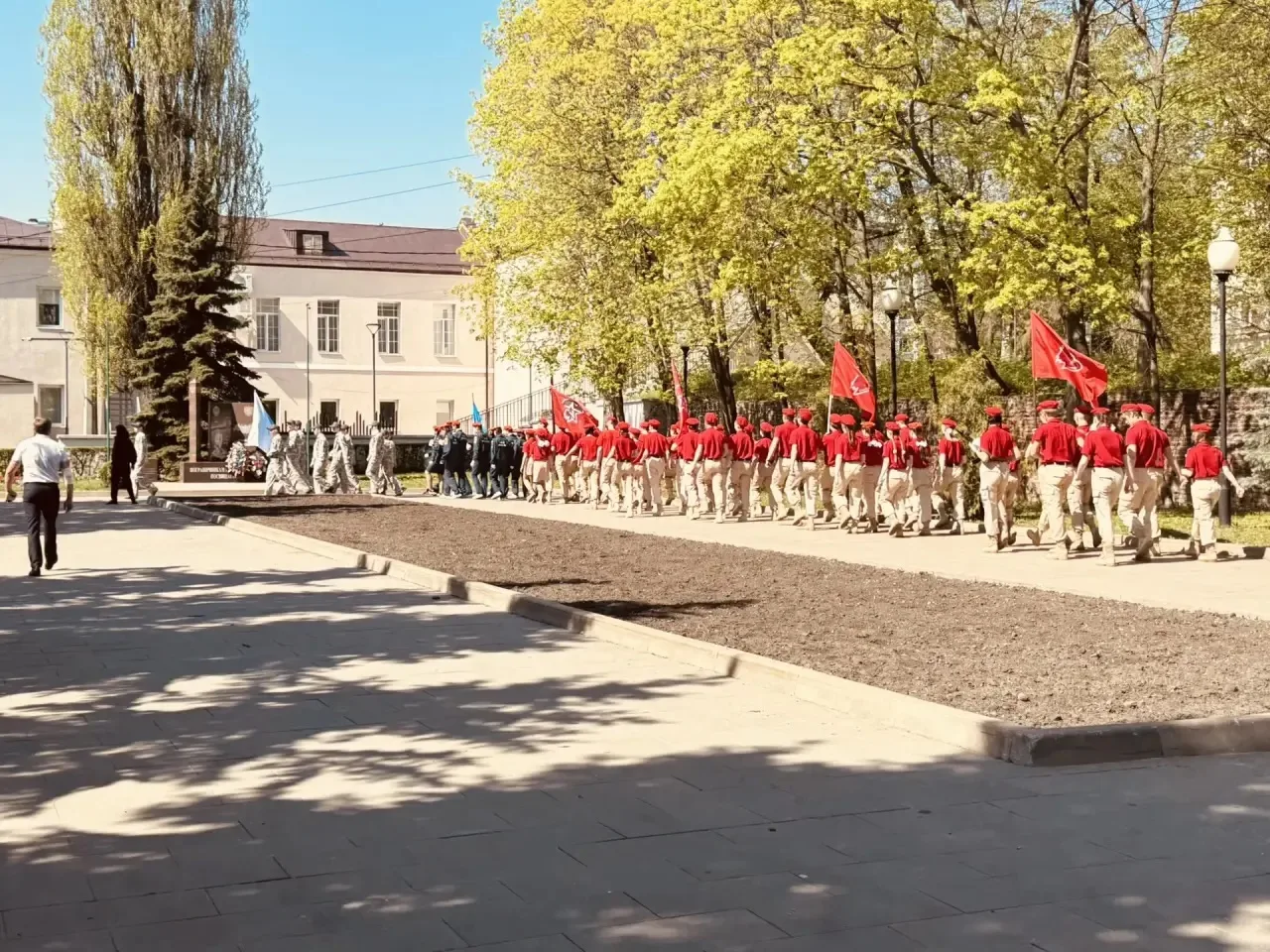 Сегодня Старый Оскол стал эпицентром глубокого уважения и живой памяти, приняв у себя региональный с