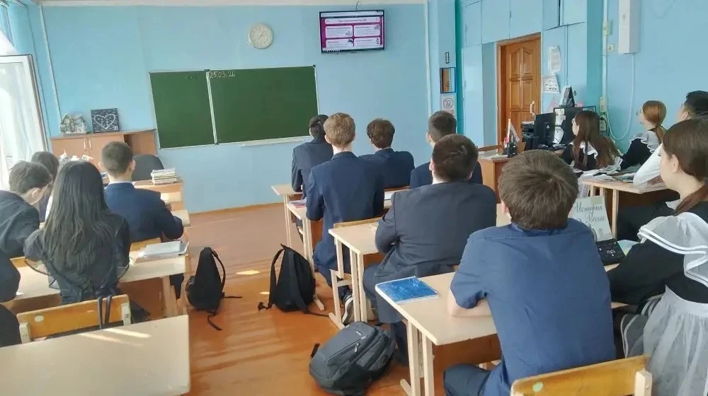 📌Старшеклассники нашей школы побывали на тематическом уроке «Тёмная сторона искусственного интеллект