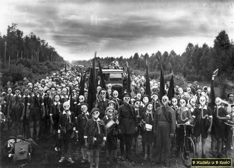 К предыдущему посту

Ленинградская область

1935 год

Общее фото ленинградских пионеров - участников