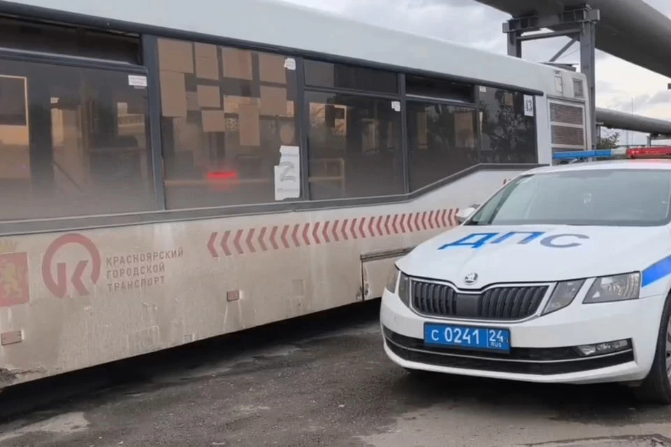 В Красноярске водитель маршрутного автобуса № 43 за несколько секунд совершил сразу три...