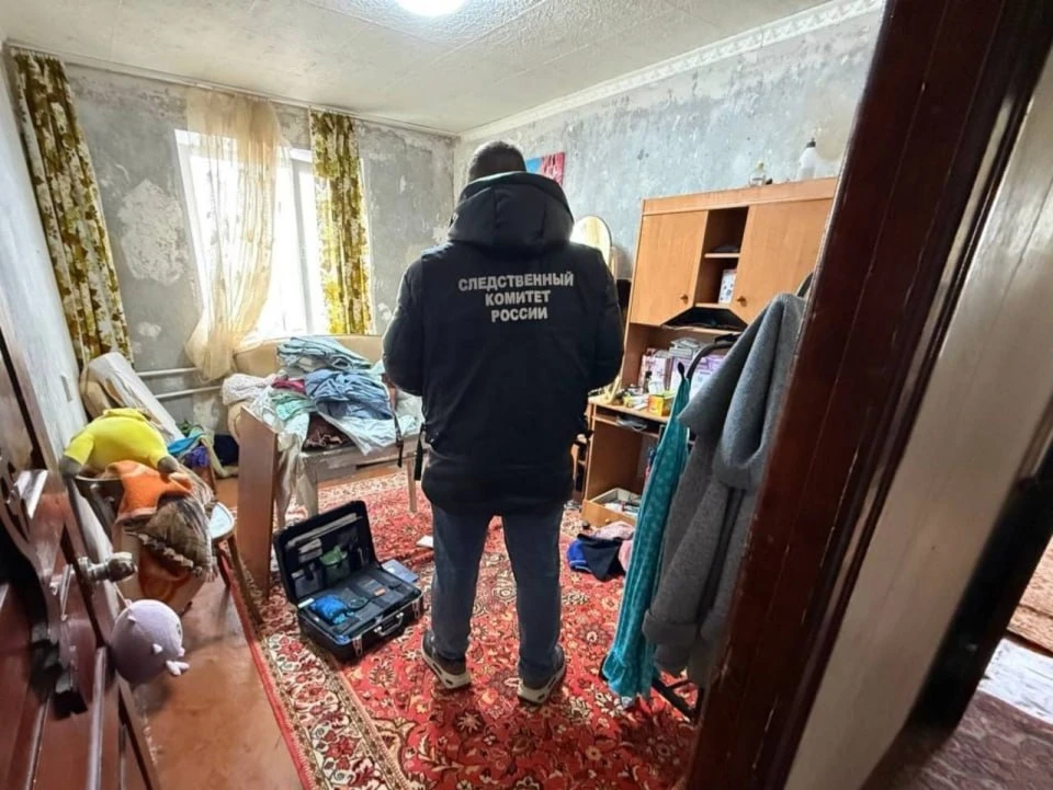 Следователи установили: в одной из квартир дома на улице Керамическая пьяный 30-летний ...
