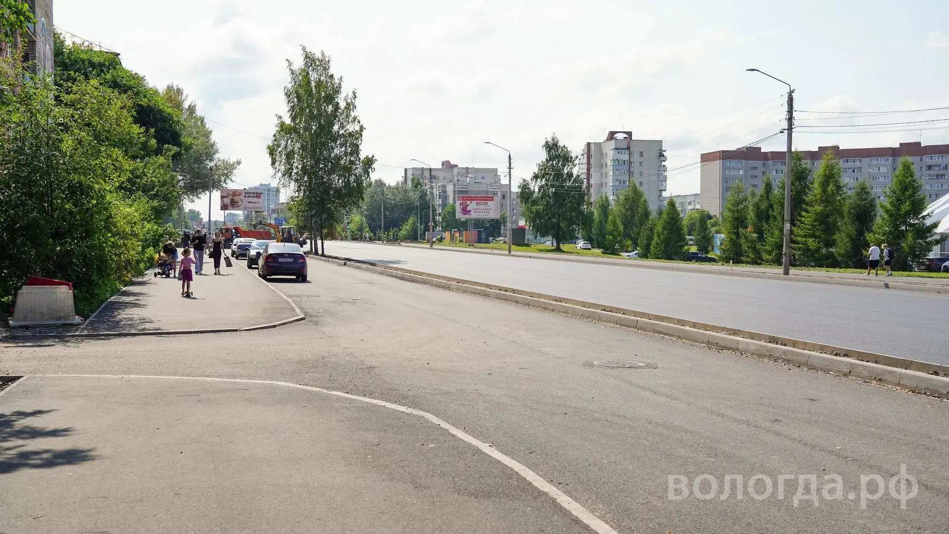 🛠Подрядчик на улице Конева не теряет ни минуты. Днём укрепляет полотно и приводит в по...