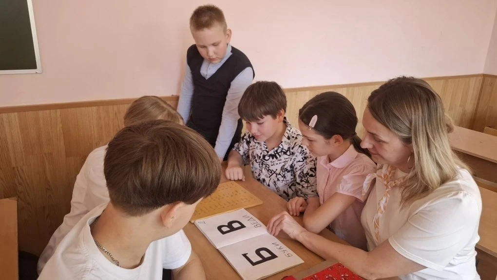 📜 Азбуку учили, пока другие спали! Сегодня в нашей школе прошёл настоящий марафон знаний, посвящённы