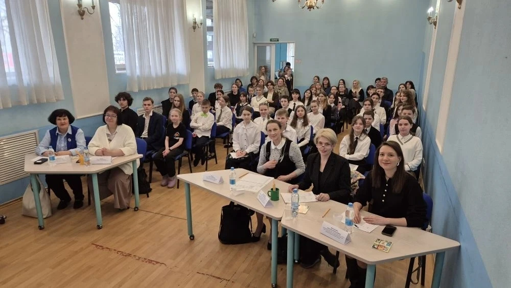 📚 Наши чтецы покоряют "Живую классику"! 📚  В Центральной районной библиотеке им. Соболева прошел рай