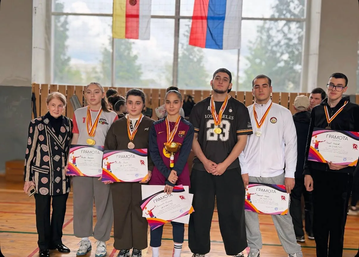 🏸 А когда вы последний раз играли в бадминтон?   Это пост радости за студентов Горского ГАУ и одновр