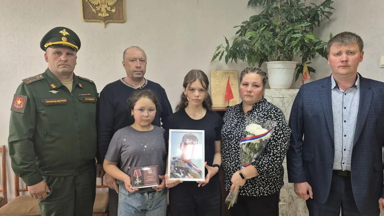 Сегодня в администрации Омутнинского района состоялась торжественная церемония вручения государствен